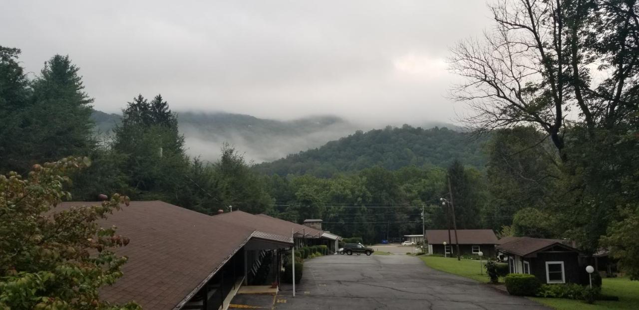 Tanglewood Motel&Log Cabins Maggie Valley Eksteriør billede