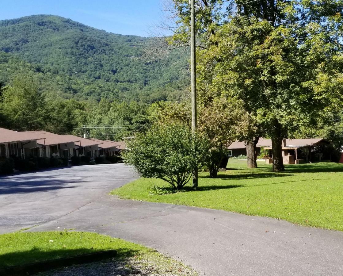 Tanglewood Motel&Log Cabins Maggie Valley Eksteriør billede